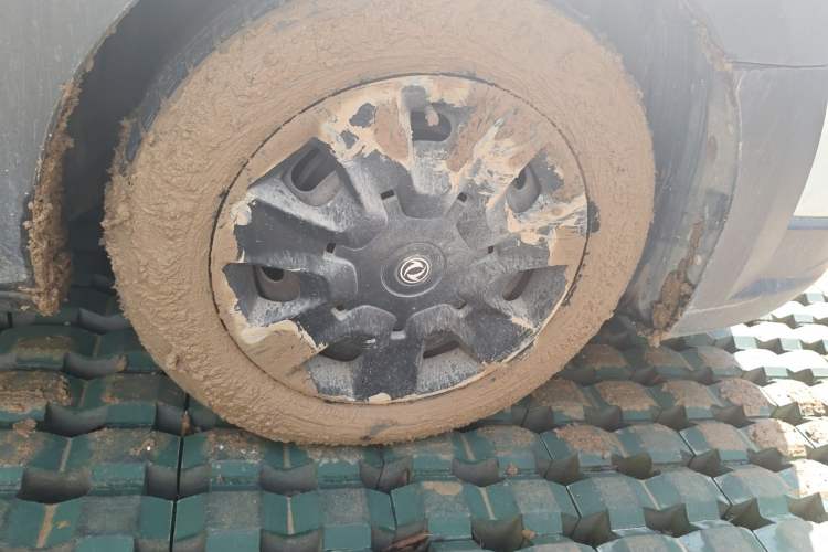 Used Dongfeng Aeolus H30 2014 CROSS 1.5L Manual Gratitude Edition Right Front Wheel Hub