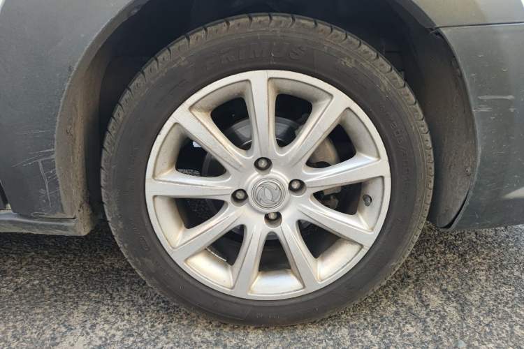 Used Dongfeng Aeolus H30 2014 CROSS 1.5L Automatic Value Edition Right Front Wheel Hub