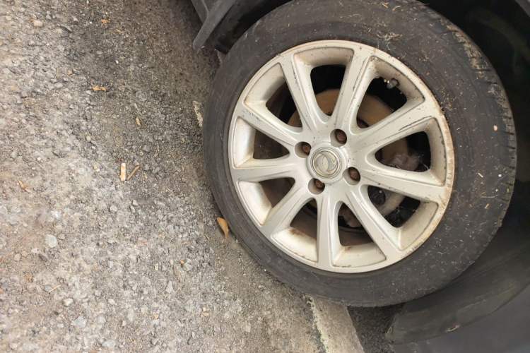 Used Dongfeng Aeolus H30 2014 CROSS 1.5L Automatic Luxury Model Right Front Wheel Hub