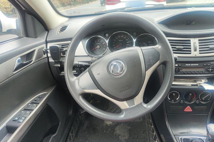 Used Dongfeng Aeolus H30 2014 CROSS 1.5L Manual Gratitude Edition Steering Wheel