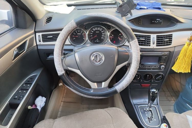 Used Dongfeng Aeolus H30 2014 CROSS 1.5L Automatic Value Edition Steering Wheel