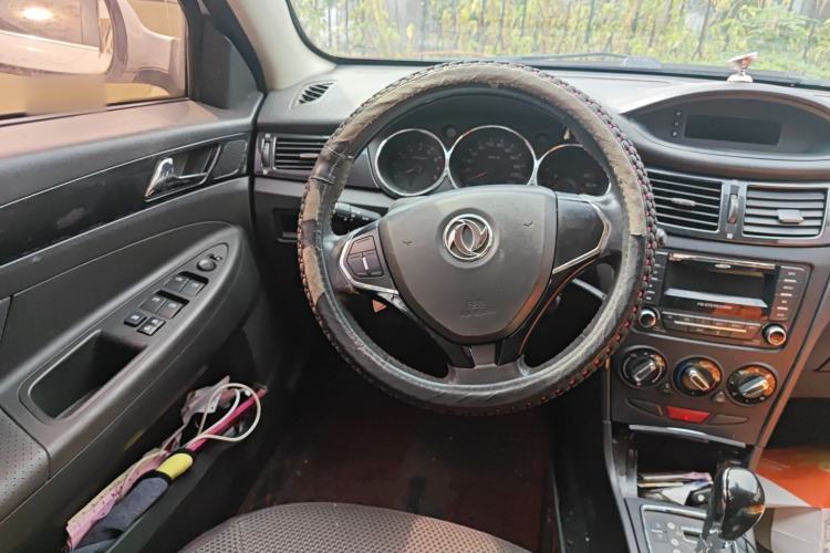 Used Dongfeng Aeolus H30 2014 CROSS 1.5L Automatic Luxury Model Steering Wheel