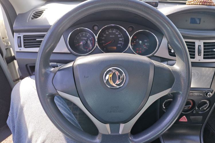 Used Dongfeng Aeolus H30 2014 CROSS 1.5L Manual Gratitude Edition Steering Wheel