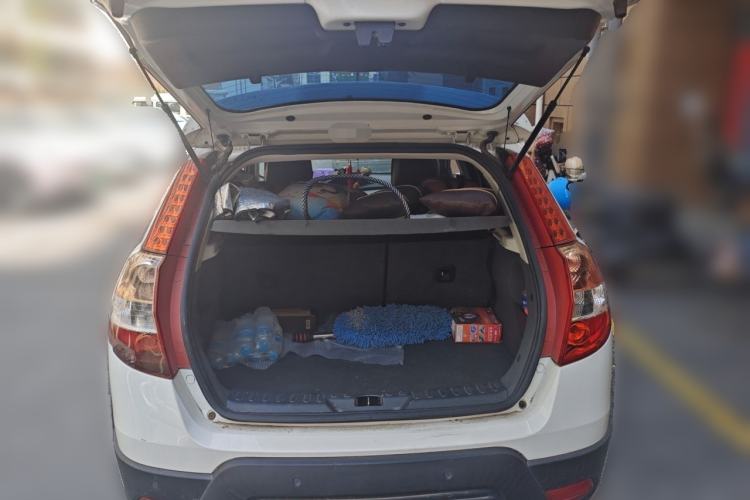 Used Dongfeng Aeolus H30 2014 CROSS 1.5L Manual Smart Drive Gratitude Edition Trunk