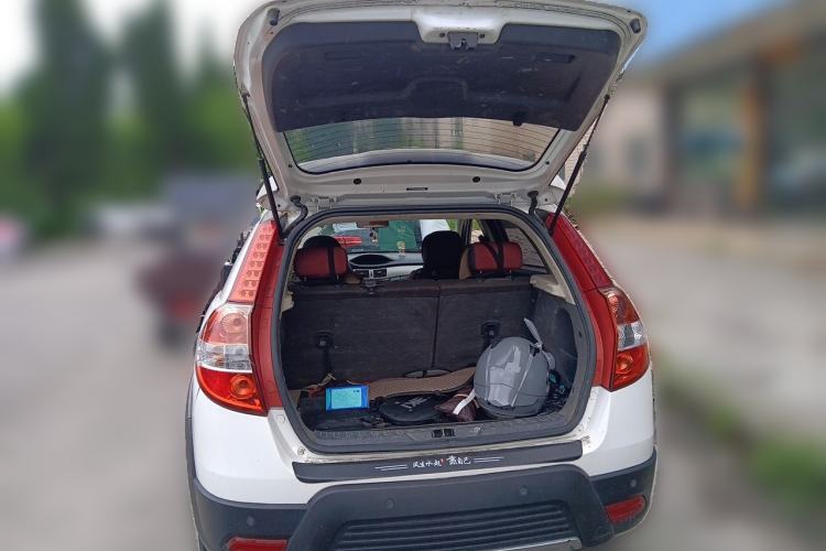 Used Dongfeng Aeolus H30 2014 CROSS 1.5L Manual Gratitude Edition Trunk