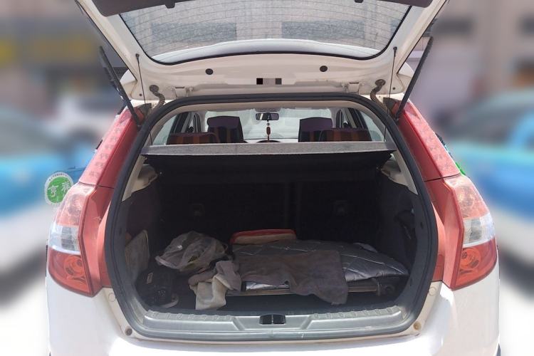 Used Dongfeng Aeolus H30 2014 CROSS 1.5L Manual Smart Drive Gratitude Edition Trunk