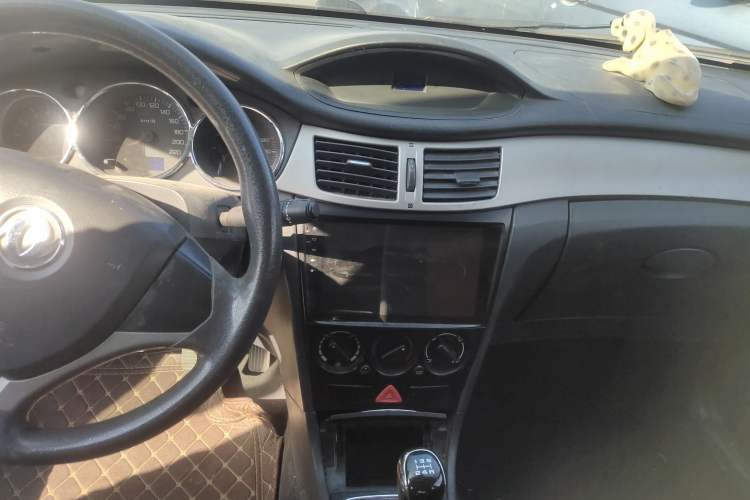 Used Dongfeng Aeolus H30 2014 CROSS 1.5L Manual Gratitude Edition Audio And AC Panel