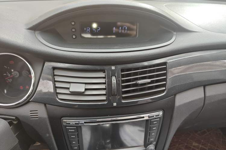 Used Dongfeng Aeolus H30 2014 CROSS 1.6L Manual Zunyi Model Audio And AC Panel