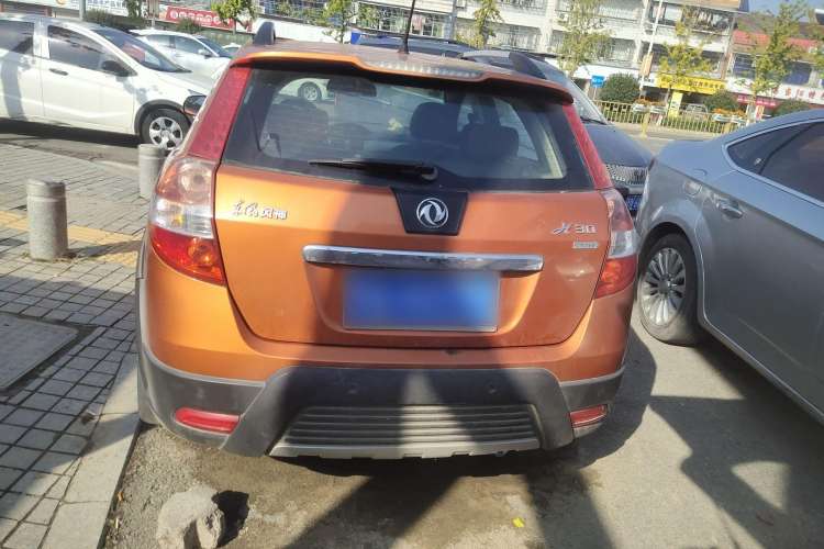 Used Dongfeng Aeolus H30 2014 CROSS 1.5L Manual Gratitude Edition Exterior 4