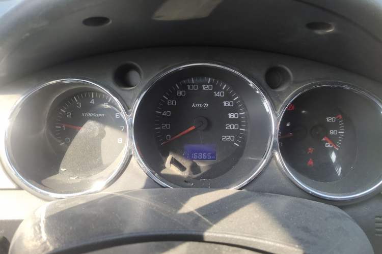 Used Dongfeng Aeolus H30 2014 CROSS 1.5L Manual Gratitude Edition Odometer Close Up