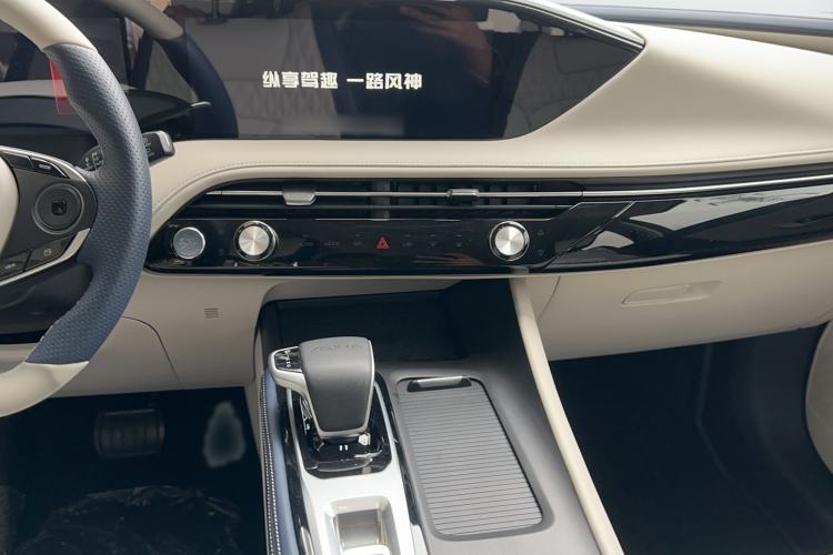 Used Dongfeng Aeolus Huge 2022 Mach Power 1.5T Dare-to-Love Edition Interior 7