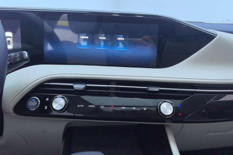 Used Dongfeng Aeolus Huge 2022 Mach Dual-Motor 1.5T MHD Dare-to-Dream Edition Audio And AC Panel