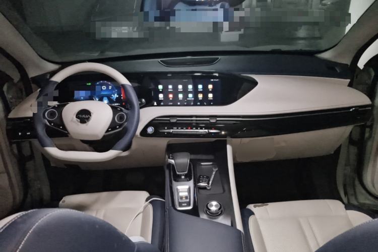 Used Dongfeng Aeolus Huge 2022 Mach Power 1.5T Dare-to-Drive Edition · Enjoyably悦 Center Console