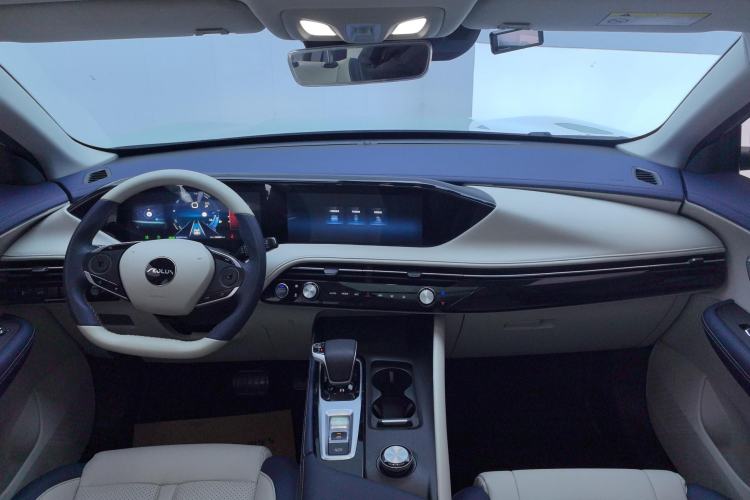 Used Dongfeng Aeolus Huge 2022 Mach Dual-Motor 1.5T MHD Dare-to-Dream Edition Center Console