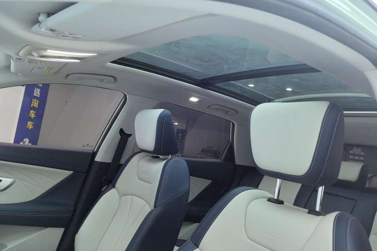 Used Dongfeng Aeolus Huge 2022 Mach Dual-Motor 1.5T MHD Dare-to-Dream Edition Headliner