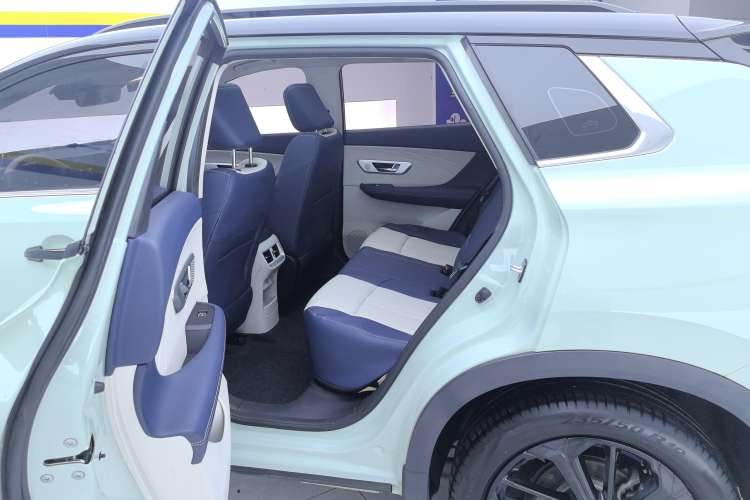 Used Dongfeng Aeolus Huge 2022 Mach Dual-Motor 1.5T MHD Dare-to-Dream Edition Left Rear Seat
