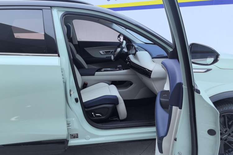 Used Dongfeng Aeolus Huge 2022 Mach Dual-Motor 1.5T MHD Dare-to-Dream Edition Right Front Seat
