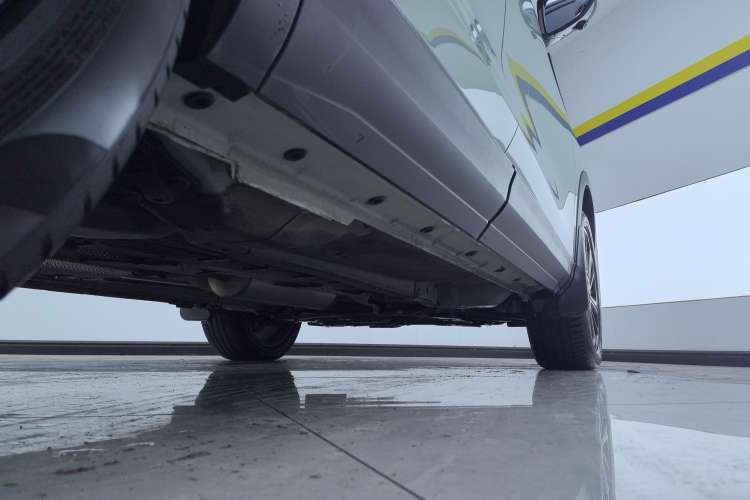 Used Dongfeng Aeolus Huge 2022 Mach Dual-Motor 1.5T MHD Dare-to-Dream Edition Right Side Sill