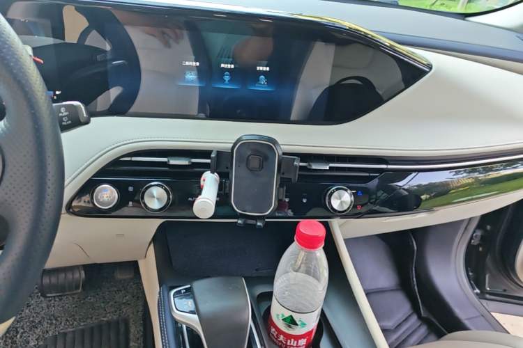 Used Dongfeng Aeolus Huge 2022 Mach Dual-Motor 1.5T MHD Dare-to-Dream Edition Audio And AC Panel