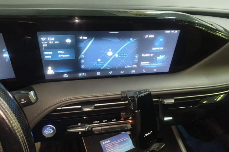 Used Dongfeng Aeolus Huge 2022 Mach Power 1.5T DareDrive Edition · Smart Audio And AC Panel