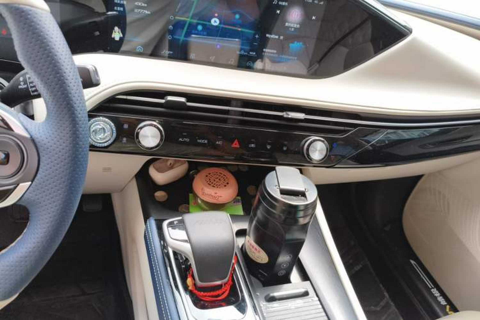 Used Dongfeng Aeolus Huge 2022 Mach Power 1.5T Dare-Enjoy Edition · Smart Audio And AC Panel
