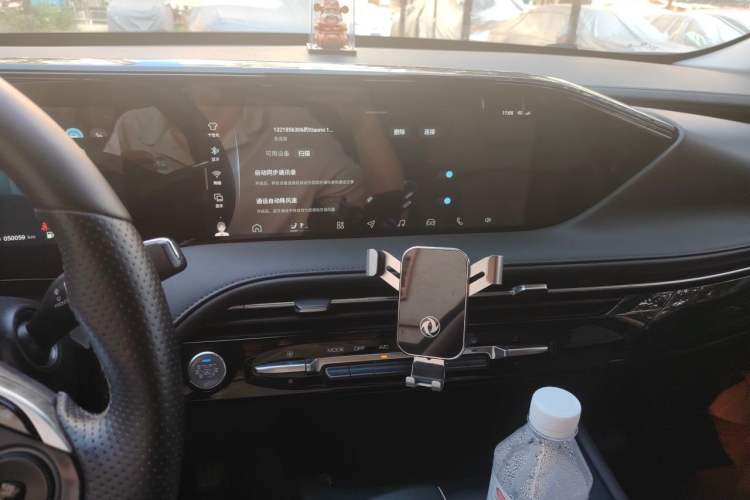 Used Dongfeng Aeolus Huge 2022 Mach Power 1.5T DareDrive Edition · Smart Audio And AC Panel