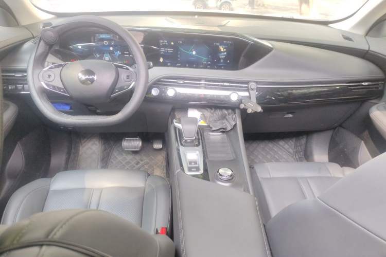 Used Dongfeng Aeolus Huge 2022 Mach Power 1.5T Dare-to-Love Edition Center Console