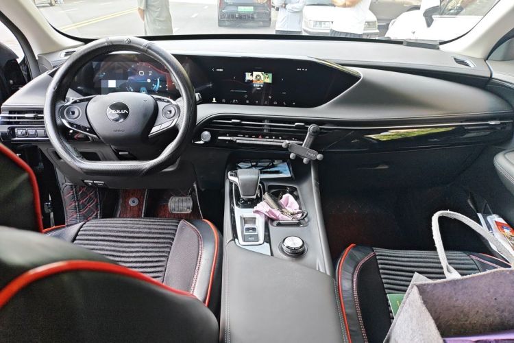 Used Dongfeng Aeolus Huge 2022 Mach Power 1.5T DareDrive Edition · Smart Center Console