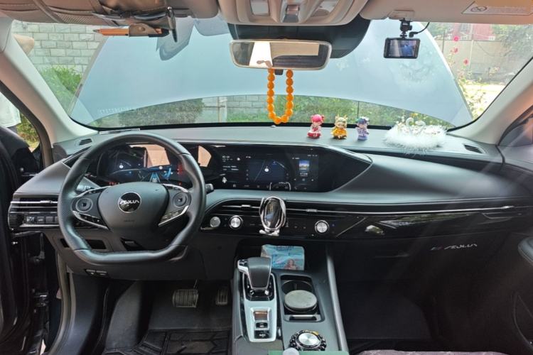 Used Dongfeng Aeolus Huge 2022 Mach Dual-Motor 1.5T MHD Dare-to-Dream Edition Center Console