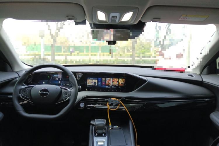 Used Dongfeng Aeolus Huge 2022 Mach Power 1.5T Dare-to-Drive Edition · Enjoyably悦 Center Console