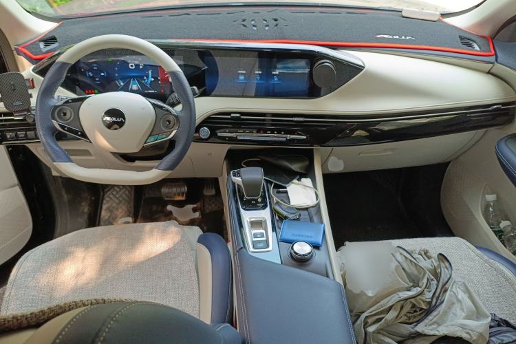 Used Dongfeng Aeolus Huge 2022 Mach Power 1.5T DareDrive Edition · Smart Center Console