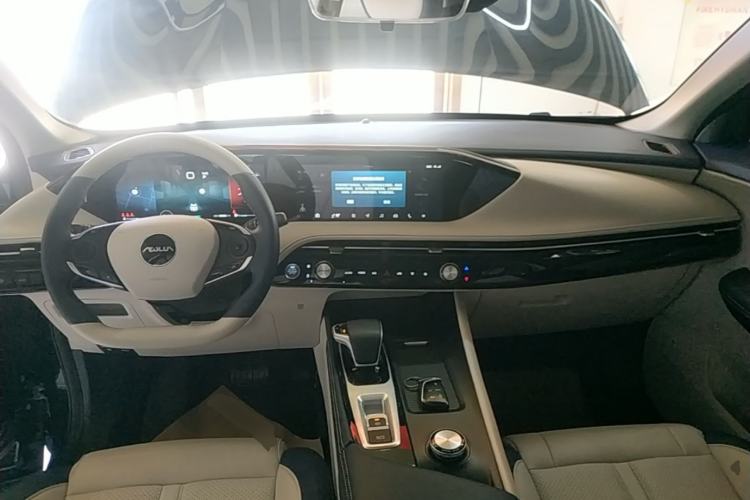 Used Dongfeng Aeolus Huge 2022 Mach Power 1.5T Dare-Enjoy Edition · Smart Center Console
