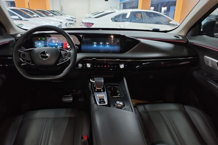Used Dongfeng Aeolus Huge 2022 Mach Power 1.5T Dare-Enjoy Edition · Smart Center Console