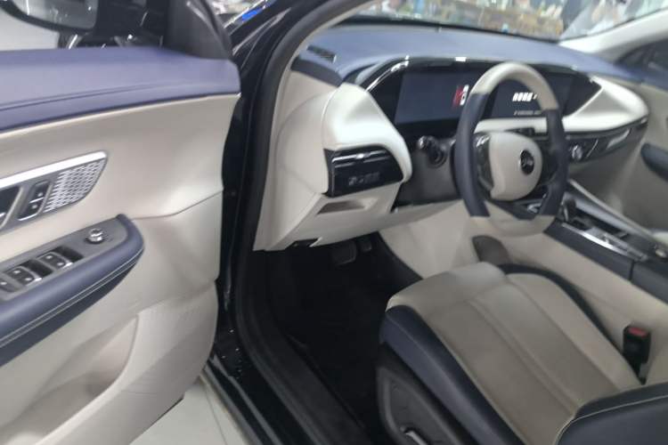 Used Dongfeng Aeolus Huge 2022 Mach Dual-Motor 1.5T MHD Dare-to-Dream Edition Driver Seat