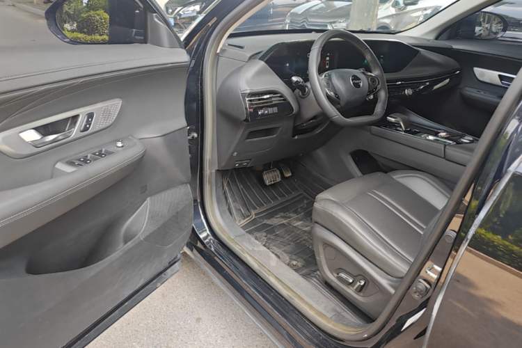 Used Dongfeng Aeolus Huge 2022 Mach Dual-Motor 1.5T MHD Dare-to-Dream Edition Driver Seat