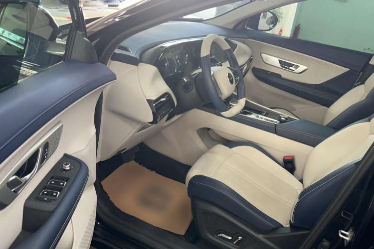 Used Dongfeng Aeolus Huge 2022 Mach Dual-Motor 1.5T MHD Dare-to-Dream Edition Driver Seat