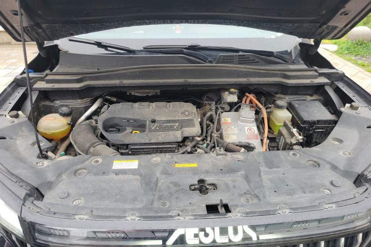 Used Dongfeng Aeolus Huge 2022 Mach Dual-Motor 1.5T MHD Dare-to-Dream Edition Engine Bay