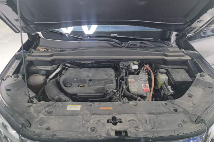 Used Dongfeng Aeolus Huge 2022 Mach Dual-Motor 1.5T MHD Dare-to-Dream Edition Engine Bay