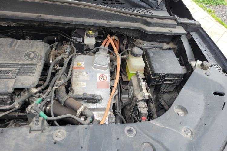 Used Dongfeng Aeolus Huge 2022 Mach Dual-Motor 1.5T MHD Dare-to-Dream Edition Engine Bay Left