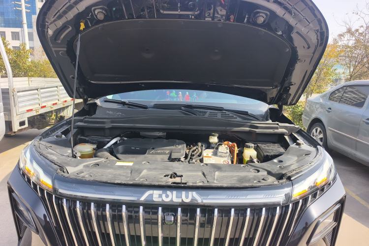 Used Dongfeng Aeolus Huge 2022 Mach Dual-Motor 1.5T MHD Dare-to-Dream Edition Engine Bay