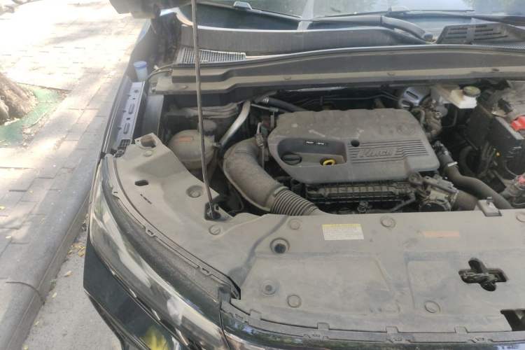 Used Dongfeng Aeolus Huge 2022 Mach Power 1.5T Dare-to-Love Edition Engine Bay Right
