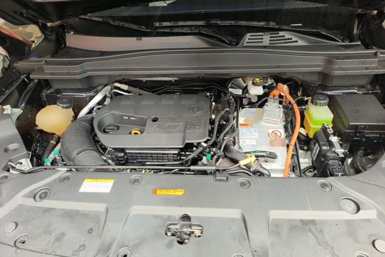 Used Dongfeng Aeolus Huge 2022 Mach Dual-Motor 1.5T MHD Dare-to-Dream Edition Engine Bay