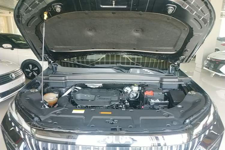 Used Dongfeng Aeolus Huge 2022 Mach Power 1.5T Dare-Enjoy Edition · Smart Engine Bay