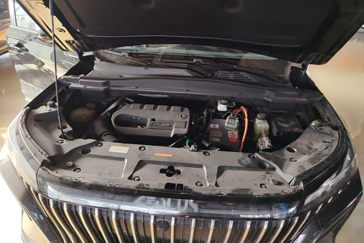 Used Dongfeng Aeolus Huge 2022 Mach Dual-Motor 1.5T MHD Dare-to-Dream Edition Engine Bay