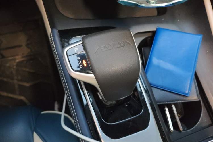 Used Dongfeng Aeolus Huge 2022 Mach Power 1.5T DareDrive Edition · Smart Gear Lever