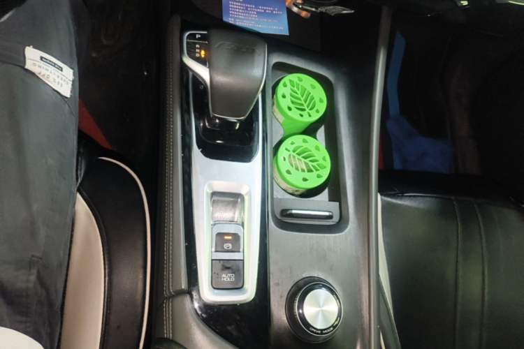 Used Dongfeng Aeolus Huge 2022 Mach Power 1.5T DareDrive Edition · Smart Gear Lever