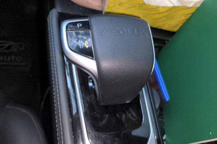 Used Dongfeng Aeolus Huge 2022 Mach Power 1.5T DareDrive Edition · Smart Gear Lever