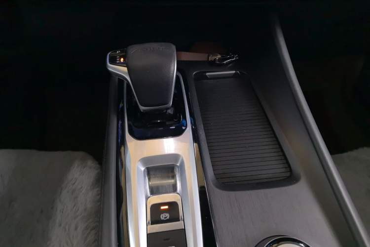 Used Dongfeng Aeolus Huge 2022 Mach Power 1.5T DareDrive Edition · Smart Gear Lever