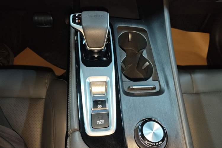 Used Dongfeng Aeolus Huge 2022 Mach Power 1.5T Dare-Enjoy Edition · Smart Gear Lever