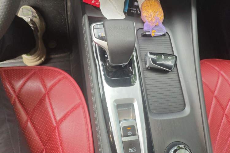 Used Dongfeng Aeolus Huge 2022 Mach Power 1.5T Dare-Enjoy Edition · Smart Gear Lever